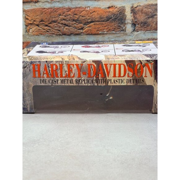 Harley Davidson 1999 Series 6 Die Cast Metal Motorcycle Replica 1:18 Scale Model - Picture 3 of 4